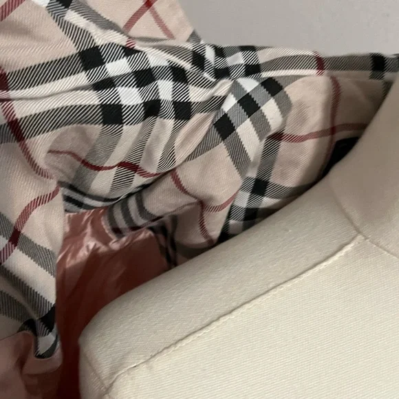 Burberry Pink Trench Coat with Check Lining - Picture 5 of 8